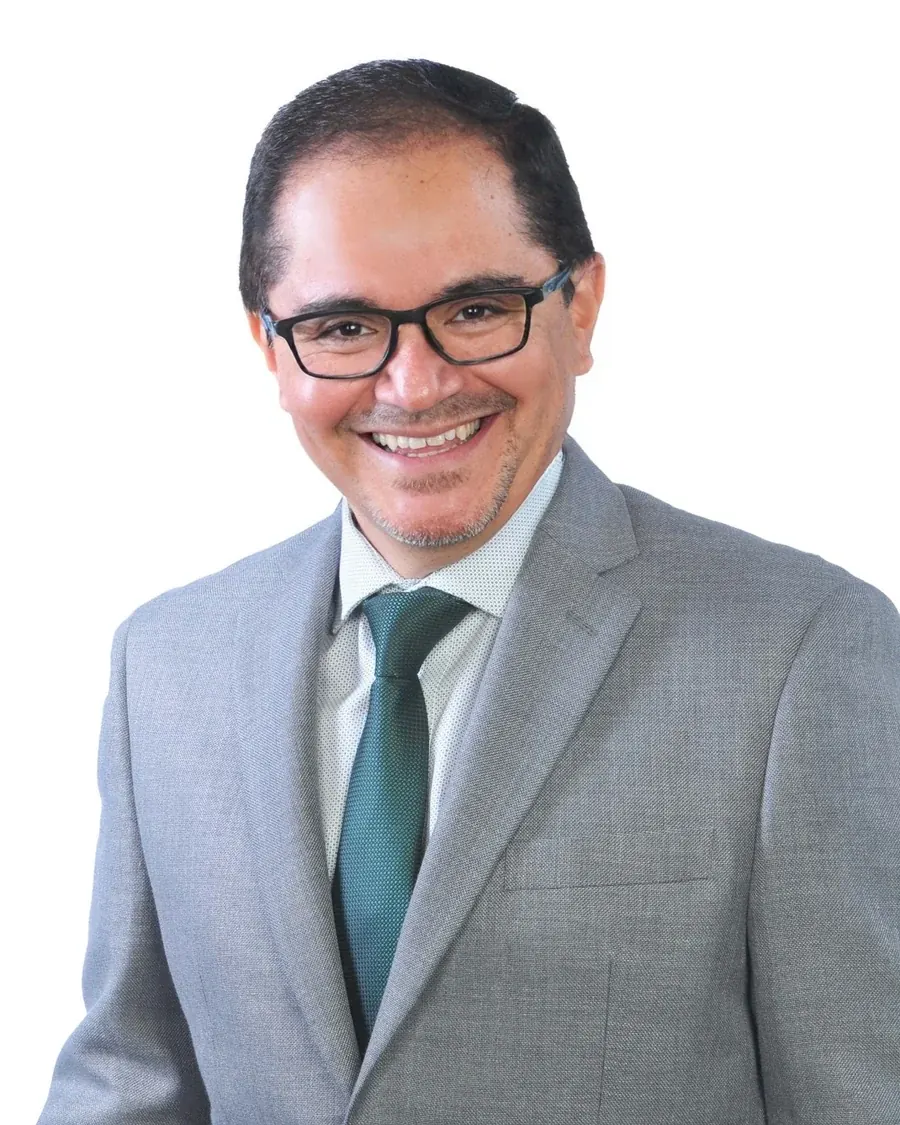 Dr. Milton Araujo, especialista en cirugía en Quito